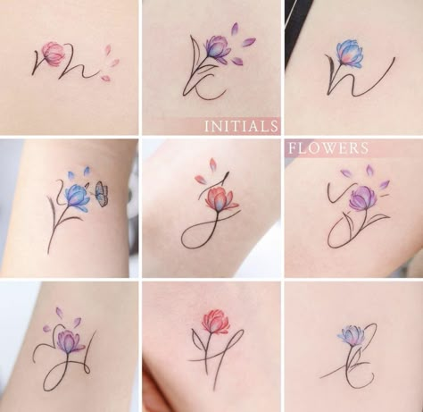 Initial With Flower Tattoo, Small Flower Tattoo Designs, Tattoo Initials, Infinity Tattoo Ideas, Wrist Tattoos Girls, Matching Friend Tattoos, Small Girly Tattoos, Petit Tattoo, Mom Tattoo Designs