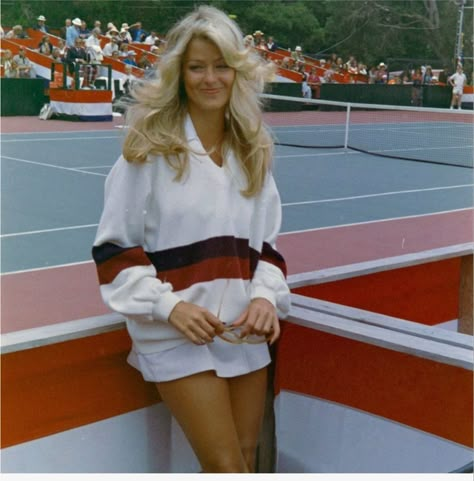 Farrah Fawcett Aesthetic, Farrah Fawcett Fashion, Farrah Fawcett Tennis, Retro Inspired Outfits Vintage Fashion, Farrah Fawcett Outfits, 80s Fitness Aesthetic, 1973 Aesthetic, Summer Outfits 2000s, Summer Edgy Outfits