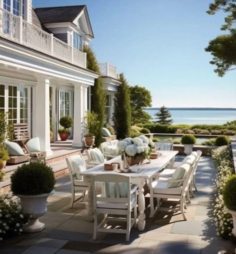 Cottage Mountain, Nantucket Style Homes, Hamptons Interior, Cornelia Street, Dream Beach Houses, Dream Life House, Cape House, House Cottage, Casa Exterior