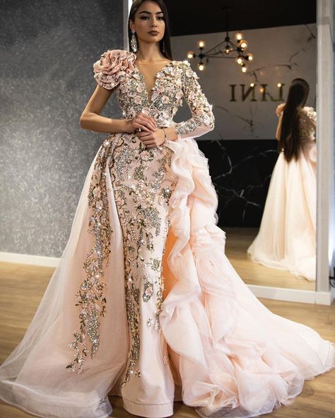 Party Gowns Evening Dresses, Party Gowns Evening, Flower Mermaid, Reception Gowns, Styles Dress, Detachable Train, Outfit Styles, Glam Outfit, Model Design