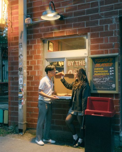 Your engagement photos can be fun!! Do you have a favorite restaurant, boba place or ice cream shop? We love it when our couples want to do something fun and special that has meaning for them!!🍕✨🫶🏼 . . . . . #couplesphotos #engagementphotoshouston #pizzadate #pizzaengagement #restaurantengagementphotos #houstonweddingphotographer #houstonengagementsession #houstonphotographer #downtownhoustonengagementphotos #pizzashoot #uniqueengagementphotos #funengagementphotos #2025bride #2025trends #en... Couple Ice Cream, Boba Place, Engagement Photos Houston, Ice Cream Date, White Pie, Date Photos, Fun Engagement Photos, Engagement Pic, Unique Engagement Photos