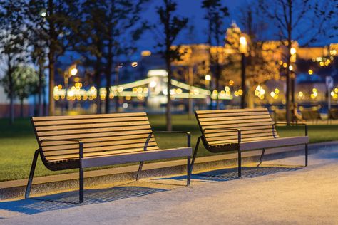 Bench Design Outdoor, Bench Aesthetic, Street Bench, Wood Bench Seat, Kursi Outdoor, Public Playground, Streetscape Design, Hotel Design Architecture, Wood Bench Outdoor