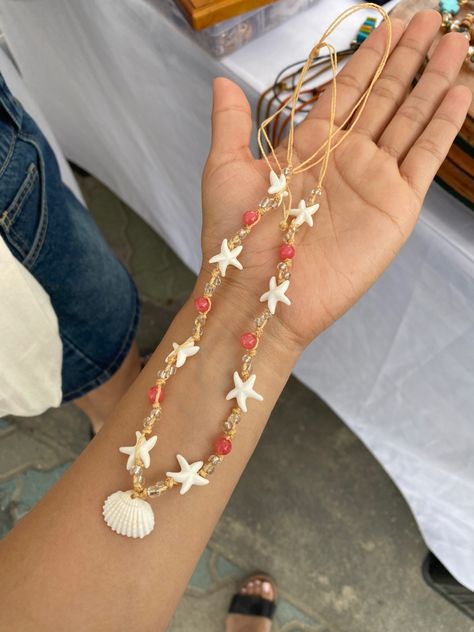 Found this while shopping at Huntington beach :) 🌊🌺🐚  #necklace #beach #shellnecklace Beach Wedding Hair Accessories, Seashell Art Diy, Dope Jewelry Accessories, Diy Sandals, Beachy Jewelry, Beach Bracelet, Beach Necklace, Beach Bracelets, Seashell Jewelry