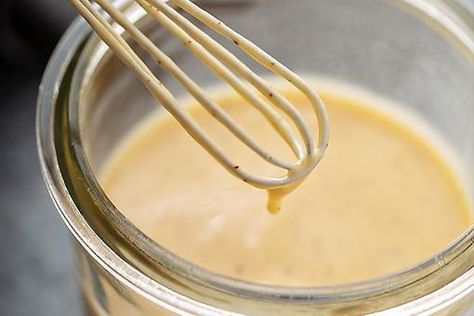 Ginger Salad Dressing Japanese, Japanese Ginger Dressing, Ranch Salad Dressing Recipes, Honey Mustard Salad, Japanese Salad Dressing, Easy Honey Mustard, Ginger Salad Dressing, Mustard Salad, Honey Mustard Salad Dressing