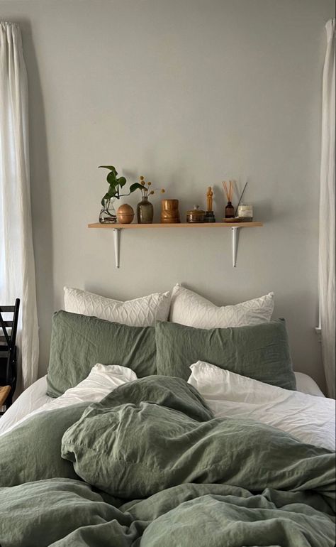 Sage Green Bedding Room, Earth Tone Green Bedding, Green Minamilist Bedroom, Green Room Aesthetic Minimalist, Bed Rooms Ideas Sage Green, Olive Green Bed Comforter, Bedroom Sage Bedding, Two Tone Green Bedding, Aesthetic Bedroom Ideas Sage Green