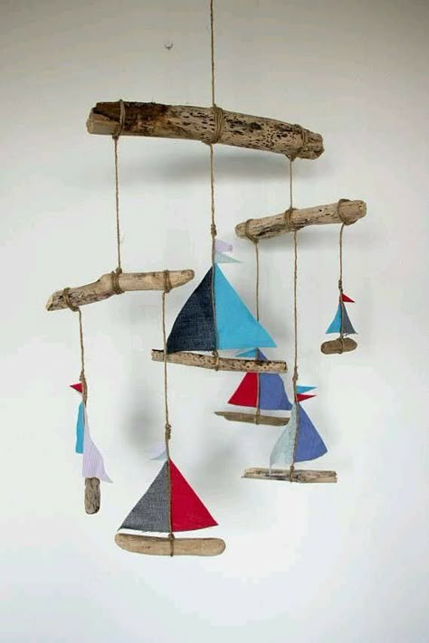 Driftwood Boat, Boat Mobile, Deco Marine, Driftwood Diy, Driftwood Art Diy, Driftwood Projects, Deco Nature, Driftwood Decor, Nautical Baby Shower