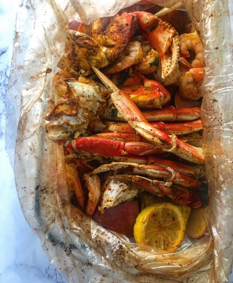 Seafood Boil Recipes In A Bag Oven, Crab Boil Bag Recipe, Seafood Boil In A Bag, Seafood Boil Recipes Cajun, Crab Boil Recipe, Oven Bags, Crab Legs Recipe, Oven Bag, Seafood Boils