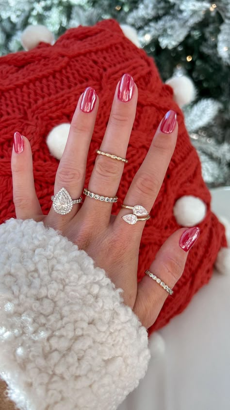 Christmas nails ❤️🎅🏼🎄 OPI Red Hot Rio + white chrome on top ✨ #christmasnails #holidaynails #chromenails #rednails #nailinspo… | Instagram Simple Cute Nails Christmas, Christmas Nails With Chrome Powder, Christmas Nails Acrylic Chrome, Red Frosted Nails, Frosted Red Nails, Red With Gold Chrome Nails, Red Irridescent Nails, Ted Chrome Nails, Red Chrome Dip Powder Nails