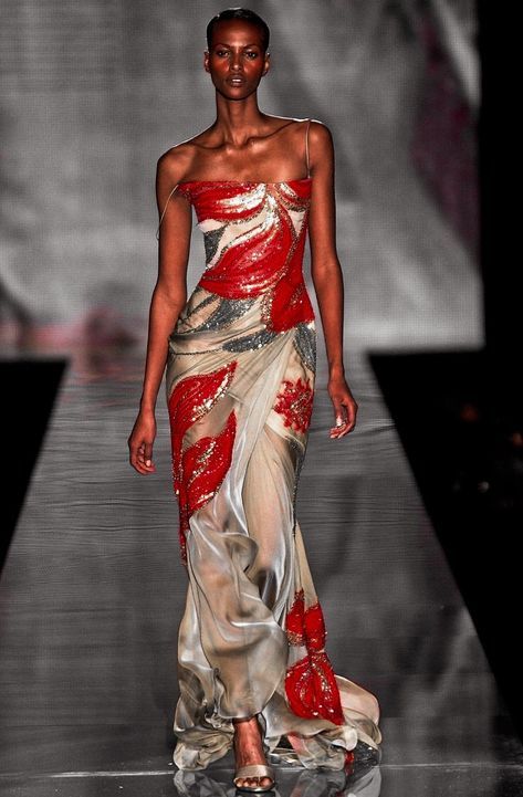 High End Dresses Haute Couture, Iconic Runway Dresses, Nyfw 2024 Runway, Where To Apply Contour, Red Fashion Aesthetic, Apply Contour, Apply Highlighter, Contouring Tips, Runway Fashion Couture