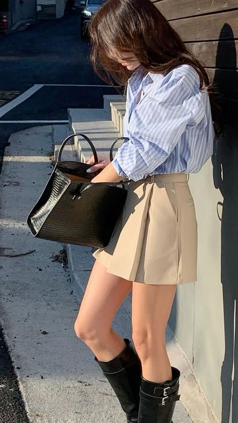 Korean Chic Outfits Summer, Korean Summer Outfits 2024, Summer Court Outfit, Korean Business Woman Outfits, Spring Outfits Korean Style, Shirts For Women Casual, Korean Fashion Work, Chic Business Casual, Too Funny