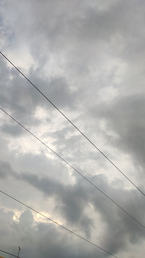 Rainy Day Sky Aesthetic, Rainy Sky Snap, Rainy Clouds Snap, Rain Asthetic Picture, Rainy Clouds Photography, Rainy Day Aesthetic Instagram Story, Rainy Sky Aesthetic, Rainy Day Sky, Rainy Day Snap