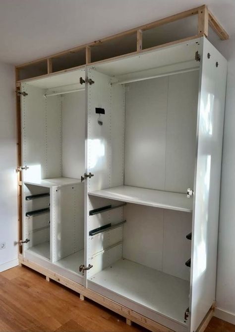 DIY IKEA Pax Built-in Hack - NieuwHuis.Info Ikea Built In Wardrobes, Ikea Decor Hacks, Ikea Wardrobe Hack, Dressing Ikea, Pax Closet, Ikea Pax Closet, Ikea Built In, Bedroom Built In Wardrobe, Ikea Wardrobe