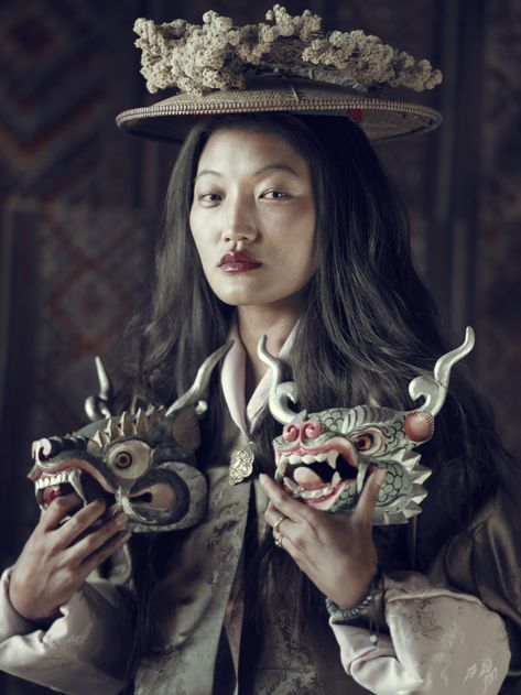 Jimmy Nelson Indigenous Cultures Show at Bryce Wolkowitz Gallery Photos | Architectural Digest Tribes In India, Jimmy Nelson, Best Portrait Photographers, Indigenous Tribes, Best Portraits, Indigenous Culture, Bhutan, People Of The World, World Cultures