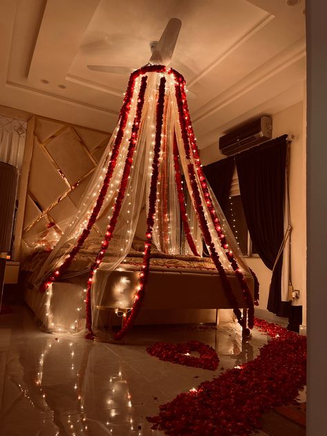 https://instagram.com/glitz_glamor.pk?igshid=Nzg3NjI1NGI= Room Decoration Ideas For Wedding Night, Bedroom Romantic Couple Pic Night Ideas, Wedding Bedroom Decoration Romantic, Room Decoration For Wedding Night, Bed Decoration For Wedding Night, Bridal Bedroom Decoration, Wedding Room Decorations Romantic, Wedding Night Room Decorations Romantic, Barat Decor