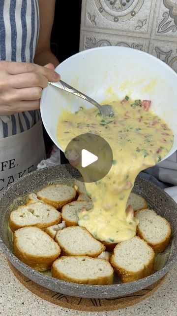 Best Homemade Recipes Meals, Breakfast With Baguette, Bread Cheese Recipes, Egg And Bread Recipes, Recipes With Bread, Everything Popular, Recipes For 2, Easy Breakfast Casserole, Breads Recipes