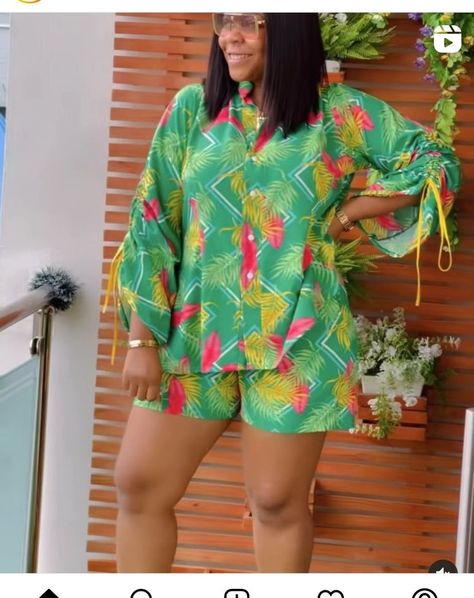 Short Knicker And Top For Ladies, Short And Top For Ladies, Short Nika And Top With Ankara, Shorts And Tops For Ladies, 2pcs Short And Top, Short Nicker And Shirt For Ladies, Classy Tops For Ladies, Knicker And Top Styles, Nigeria Beach Outfit For Ladies