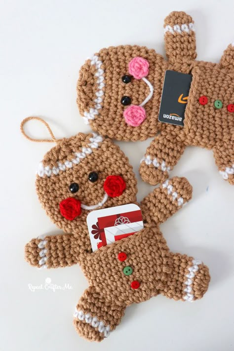 Gingerbread Man Gift, Crochet Gingerbread, Gingerbread Cards, Gingerbread Ideas, Holiday Crochet Patterns, Ornament Crochet, Crochet Christmas Ornaments Free, Crochet Ornament Patterns, Christmas Crochet Patterns Free