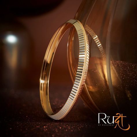 Punjabi Kada, Kada Design, Mens Bracelet Gold Jewelry, Manubhai Jewellers, Man Gold Bracelet Design, Gold Kada, Latest Jewellery Designs, Gold Bangles For Women, Gold Bangle Set