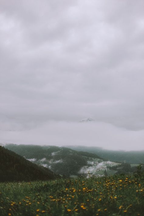 Cloudy Day Wallpaper, Cloudy Day Aesthetic, Cloudy Day Photography, Cloudy Photography, Weather Cloudy, Aesthetic Weather, Weather Aesthetic, Image Cloud, Rainy Sky