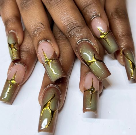 Jade Color Nails Acrylic, Earthy Nail Inspiration, Green Nails Gold Design, Earthy Gel X Nails, 2014 Nails Aesthetic, Brown And Green Nails Acrylic, Earthy French Tip Nails, Olive And Brown Nails, Olive Green Acrylic Nails Designs