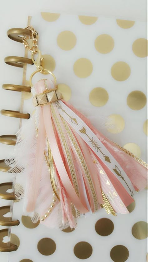 A pretty way to decorate the Happy Planner with a tassel! Organization Supplies, To Do Planner, Diy Tassel, Planner Charms, Planner Supplies, Planner Clips, Planner Inspiration, Diy Planner, Ribbon Crafts