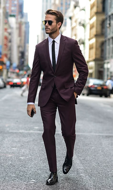 Burgundy Suit Men, Terno Slim Fit, Shirt And Tie Combinations, Terno Slim, Outfits Formal, Suits Men Business, Man In A Suit, Formal Men Outfit, Formal Men