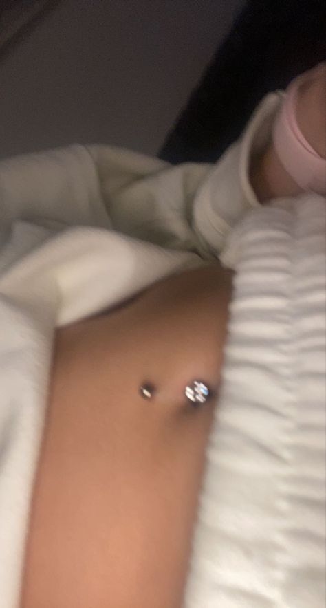 New Belly Button Piercing, Fake Belly Button Piercing, Belly Button Piercing Cute, Stomach Piercings, Beautiful Friend Quotes, Egirl Pfp, Belly Pics, Bellybutton Piercings, Belly Button Piercing Jewelry