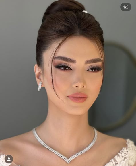 #datenight #date #dates #datejust #dateday #datealive #datenightoutfit #datenightin #datenightideas #datenightout Classy Bride Dress, Simple Classy Makeup, Beauty Transformation, Wedding Makeup Tutorial, Classy Makeup, Wedding Eye Makeup, Bridesmaid Hair Makeup, Elegant Makeup, Glamour Makeup