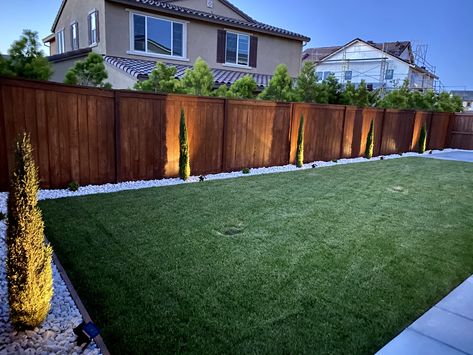 Landscaping Layout, Modern Backyard Landscaping, Backyard Renovations, Backyard Remodel, Garden Decor Ideas, Diy Backyard Landscaping, Fence Landscaping, Backyard Inspiration, Modern Backyard