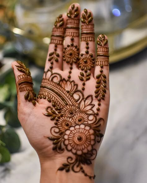 Mehandi, mehndi,mehendi designs for all events Simple Mehndi Designs Stylish, Mehndi Art Designs Simple Front Hand, Kids Back Hand Mehndi Designs, Mehandi Designs Latest Simple, Aesthetic Mehandi Front Hand Easy, New Latest Mehndi Designs 2023, Simple Palm Design Henna, Mehandi Designs For Eid Front Hand, Latest Mendhi Designs 2023