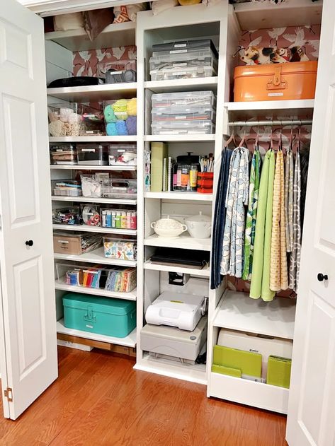 Closet Storage Office, Closet Organization Ideas Craft Room, Crafting Closet Ideas, Party Closet Organization, Cosplay Closet Organization, Store Room Organization, Closet Craft Storage, Craft Closet Ideas, Hobby Closet