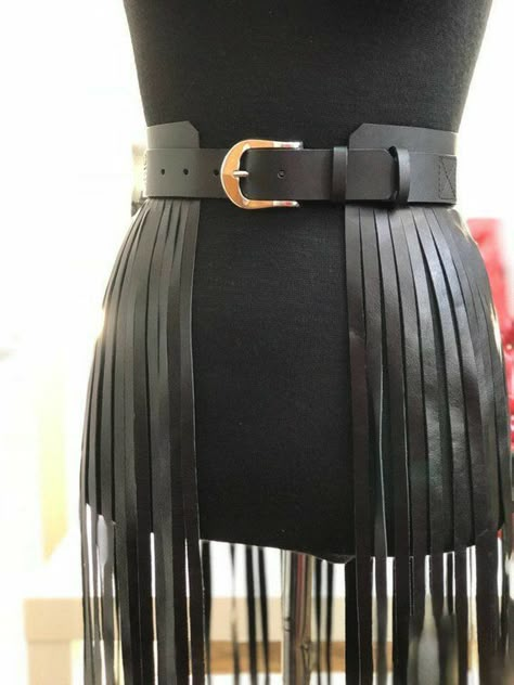 Fringe Leather Skirt, Fringe Belt, Moda Hippie, Belt Skirt, Mode Hippie, Looks Country, Fringed Belt, Diy Vetement, Belt Leather