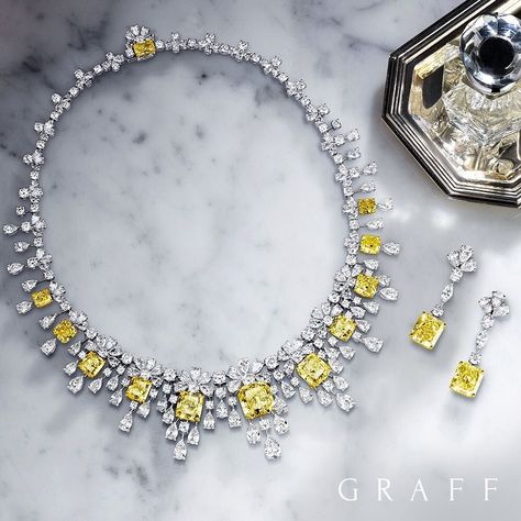 Graff High Jewelry, Antique Diamond Necklace, Graff Jewelry, Coloured Diamonds, Graff Diamonds, Bridal Diamond Necklace, Classy Necklace, Expensive Diamond, Neck Pieces Jewelry