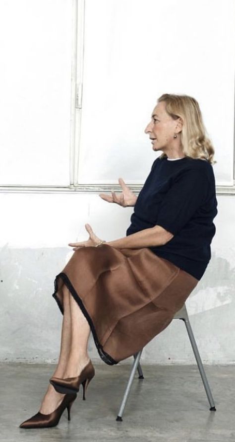 Italian Style Women Over 50, Miuccia Prada Style, Cable Knit Sweater Outfit, Sarah Harris, Middle Age Fashion, Sofia Coppola, Older Fashion, Miuccia Prada, Elegante Casual