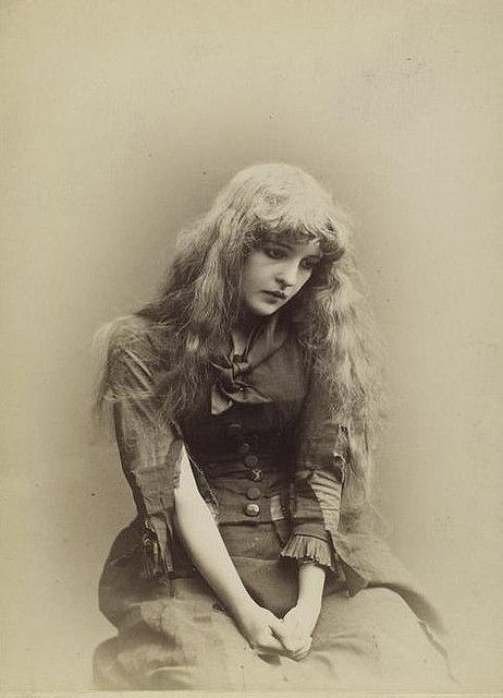 Beautiful Victorian stage actress Belle Archer looking heartbreakingly blue in this lovely photograph of her in her youth. #Victorian #19th_century #1800s #photograph #antique #vintage #woman #Belle_Archer #actress #stage Photography 19th Century, Istoria Artei, Antique Photography, Old Portraits, Portrait Vintage, Victorian Photos, Old Photography, Arte Inspo, Victorian Women