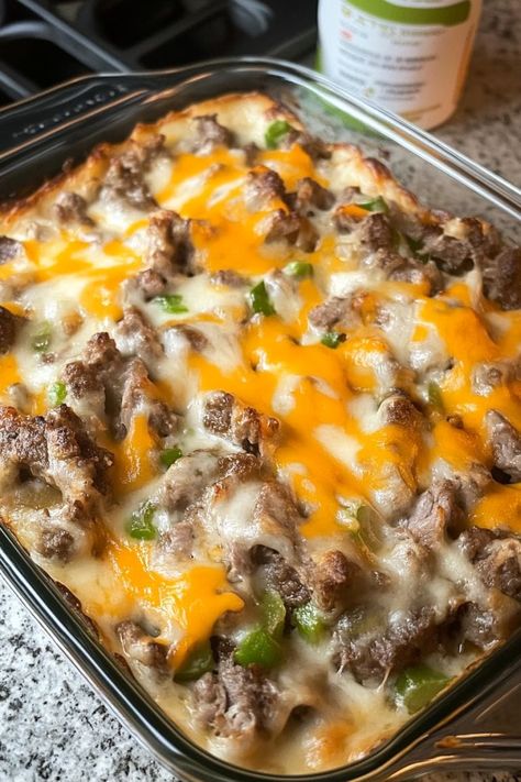 PHILLY CHEESE STEAK CASSEROLE Big Family Dinner Ideas Meals, Everyday Dinner Ideas, Meat Dishes For Potluck, Potluck Main Dish Ideas, Cheese Steak Casserole, Philly Cheese Steak Casserole Recipe, Hamburger Casseroles, Skillet Food, Cheesesteak Casserole