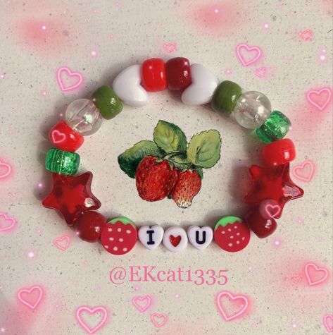 Strawberry Candy Bead Bracelet Ideas, Pink Kandi, Pulseras Kandi, Diy Kandi Bracelets, Pony Bead Bracelets, Diy Kandi, Beaded Braclets, Bracelet Craft Diy, Kandi Bracelets