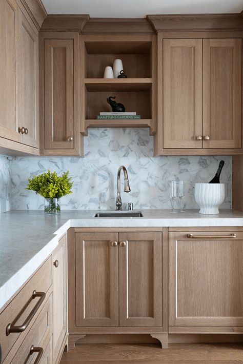 Cabinets 2023, White Oak Kitchen Cabinets, Cabinet Trends, White Oak Kitchen, Natural Wood Kitchen, Warm Kitchen, Oak Kitchen Cabinets, Cabin Kitchens, Farm Kitchen