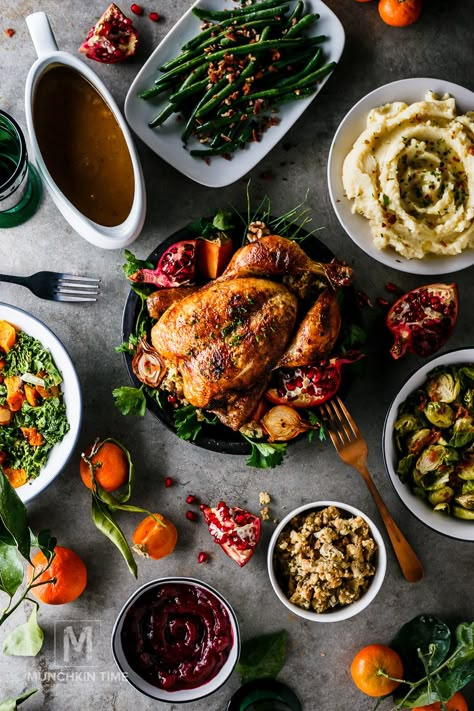 Different Thanksgiving Dinner Ideas, Dinner Ideas Seafood, Food Thanksgiving Dinner, Light Food Photography, Thanksgiving Dinner Ideas, Light Food, Thanksgiving Dinner Recipes, Thanksgiving Dinner Table, Xmas Dinner