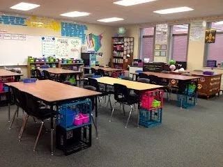 Gorgeous classroom design ideas for back to school 37 Classroom Table, Classroom Arrangement, Teaching Organization, Classroom Tables, Classroom Layout, 5th Grade Classroom, Organization And Management, Classroom Storage, 4th Grade Classroom