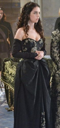 Season 1 episode 7 Reign Outfits, Reign Tv Show, Marie Stuart, Reign Mary, Reign Fashion, Reign Dresses, Mary Dress, Queen Of Scots, Mary Stuart