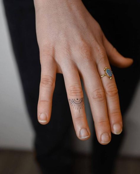 Sun Ring Tattoo, Rising Sun Finger Tattoo, Sun On Finger Tattoo, Sunrise Finger Tattoo, Fine Line Ring Finger Tattoo, Fine Line Ring Tattoo, Sun Finger Tattoos For Women, Sunburst Finger Tattoo, Small Sun Tattoo Finger