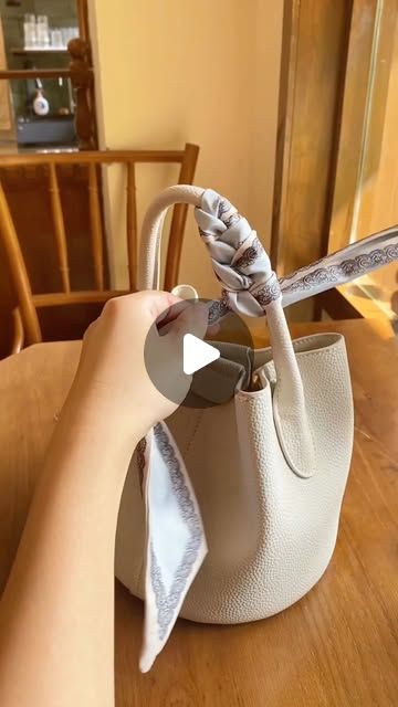 ilymix ❤ on Instagram: "How to tie silk scarf on handbags. #bags #handbags #fashionstyle #styleblogger #baglover #handbagaddict #styleblogger" How To Tie Scarves On Bags, Scarf On Purse, Tie Silk Scarf, Scarf On Bag, How To Tie Bandana, Purse Handles, Scarf Tying, Silk Scarf, Bags Handbags