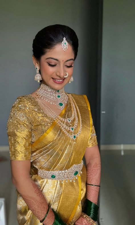 Bridal Marriage Saree, Gold Saree For Bride, Gold Wedding Saree Bridal Sari, Gold Saree With Diamond Jewellery, Yellow Gold Saree, Gold Sarees For Bride, Gold Saree Wedding South Indian, Gold Saree Jewellery Ideas, Bride Sarees South Indian