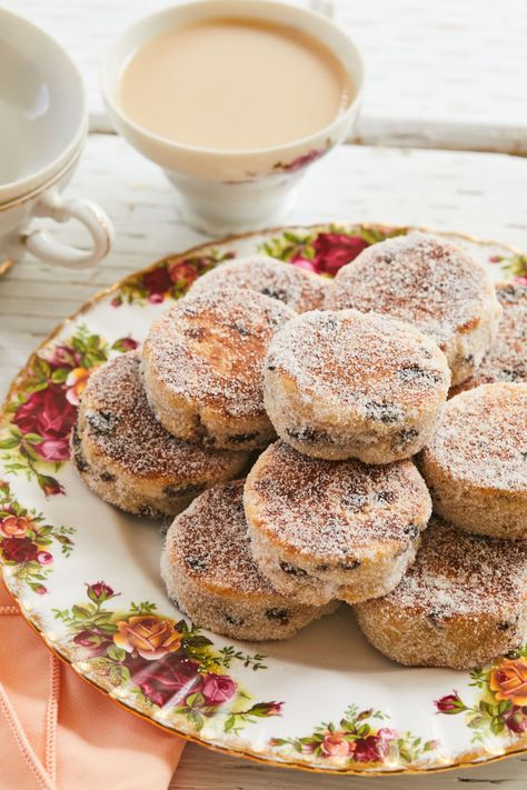 Welsh Tea Cakes, High Tea Sweets, English Tea Cakes, Tea Time Cakes, Welsh Cakes Recipe, Welsh Cakes, Tea Treats, 2023 Food, Scottish Food