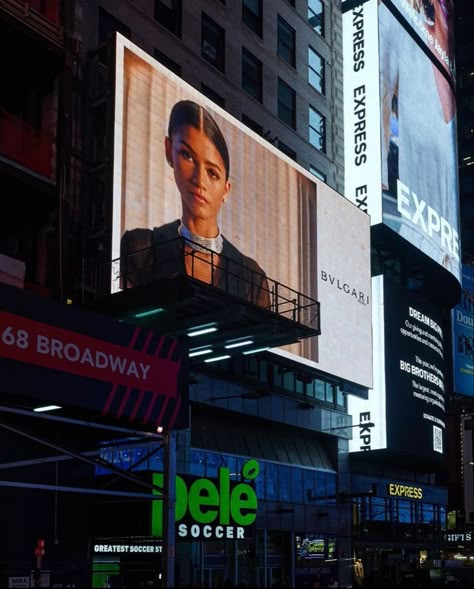 Time Square New York Billboards, Billboard Times Square, Billboard New York, Billboard Aesthetic, Times Square Billboards, Famous Lifestyle, Watch And Jewelry, Career Vision Board, Uni Life