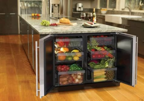 10 Stylishly Functional Kitchen Islands. Love the fridge in the end of the island for produce. Island Fridge, Organiser Cucina, Kitchen Technology, Desain Pantry, Efficient Storage, Smart Kitchen, Interior Design Magazine, Kitchen Remodel Idea, Design Case