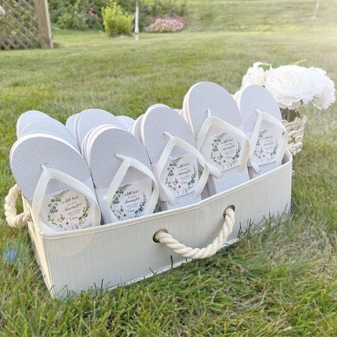 https://amzn.to/3Exdc9H @amazon #wedding #weddingideas #flipflops #gifts #weddinggiftsforguests #weddinggiftideas #slippers #giftideas #weddingplanning #weddingtips Flip Flop Wedding Favors, Wedding Flip Flops For Guests, Flip Flop Favors, Wedding Additions, Flip Flop Basket, Nude Flip Flops, Beige Flip Flops, Old Money Elegant, Wedding Boat