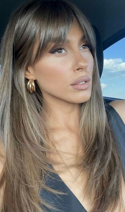 Bronde Balayage With Bangs, Long Layered Hair With Curtain Bangs, Fringe Curtain Bangs, Bangs Inspo, Rambut Brunette, Stylish Hairstyles, Brunette Hair With Highlights, Hairstyles For Layered Hair, Brown Hair Balayage