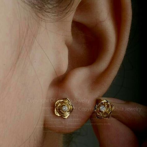 Rose Earrings Gold, Diamond Flower Earrings Studs, Stud Gold Earrings For Women, Gold Flower Earrings Studs, Small Studs Earrings Gold India, Small Gold Earrings Indian, Small Earrings Gold Simple, Stud Designs Gold, Studs Earrings Gold India